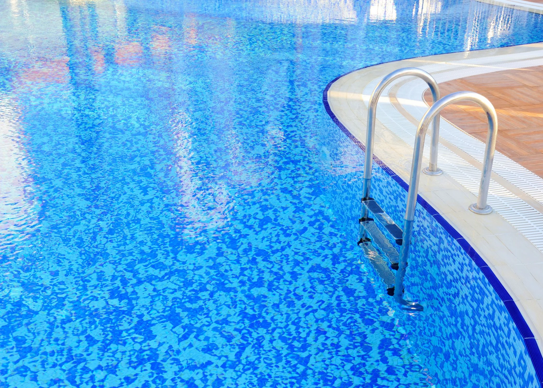 Perfect fit pool liners and covers—installed right on time. 4