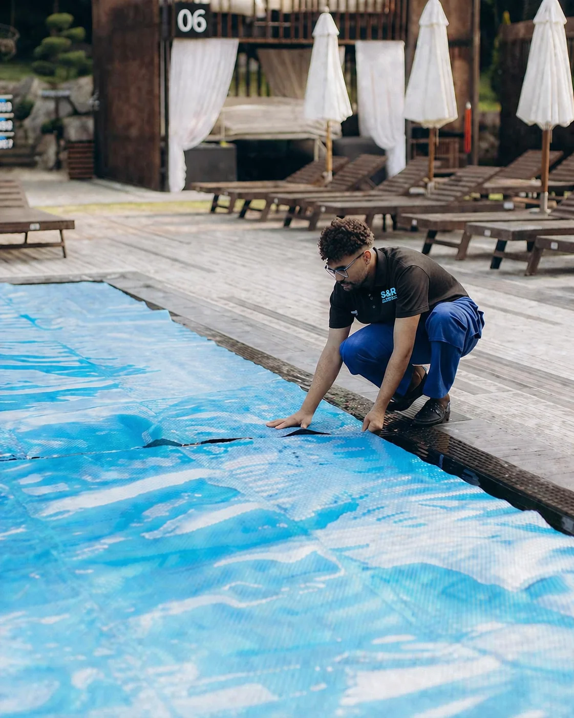 custom pool cover fitting and installation