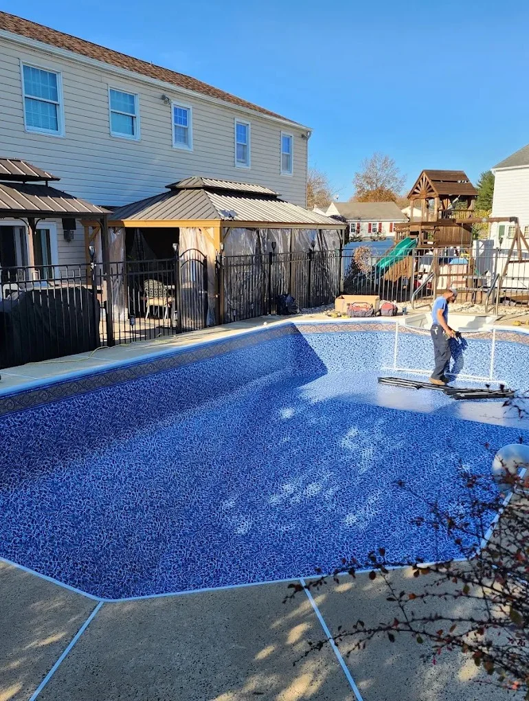 installing a new vinyl pool liner