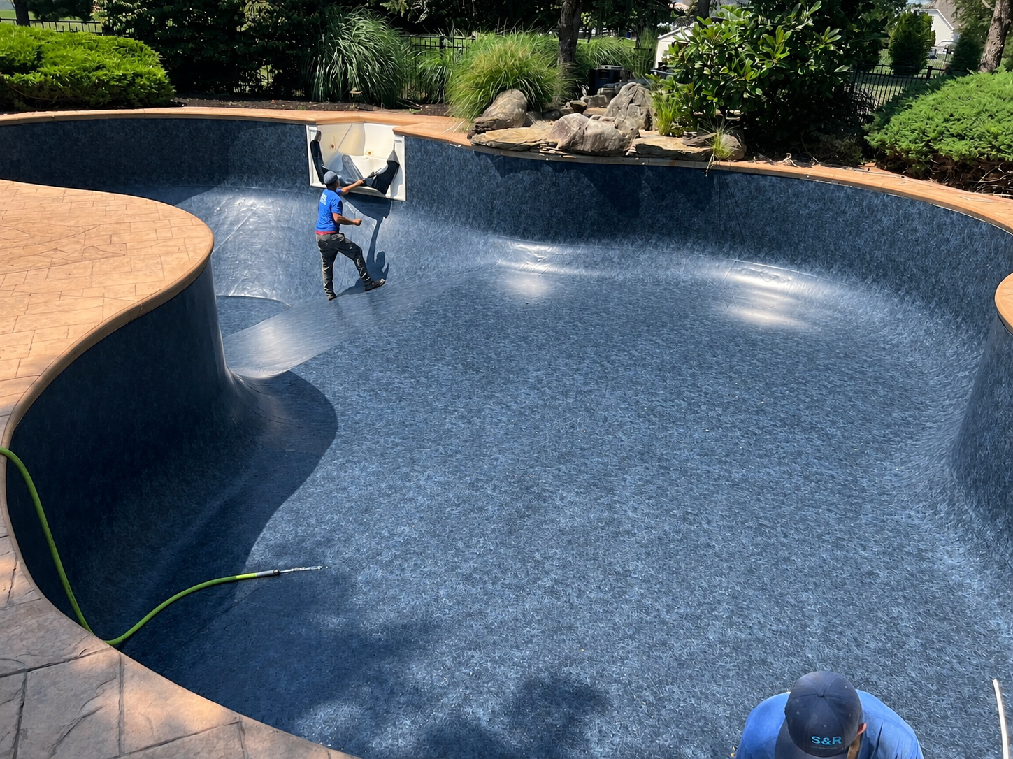 Pool liner replacement installers